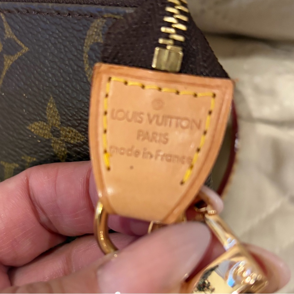 LOUIS VUITTON MONOGRAM POCHETTE - Picture 12 of 14